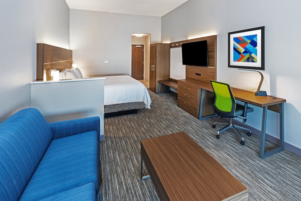 Suite, 1 King Bed, Accessible (Mobility, Accessible Tub) - Photo 1