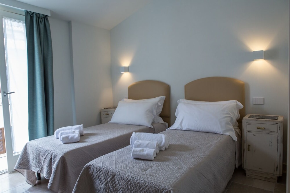 Double or Twin Room photo 1