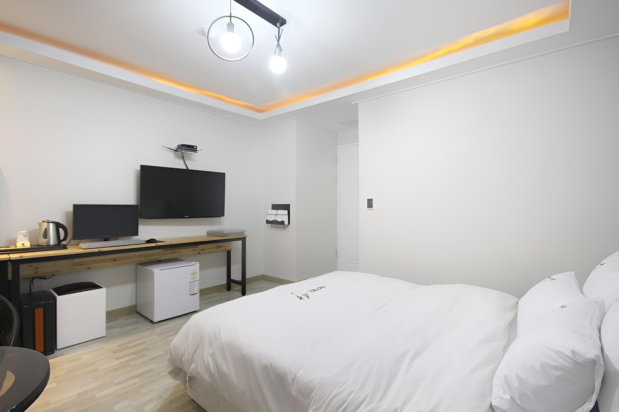 Room (Standard Room) - Photo 5