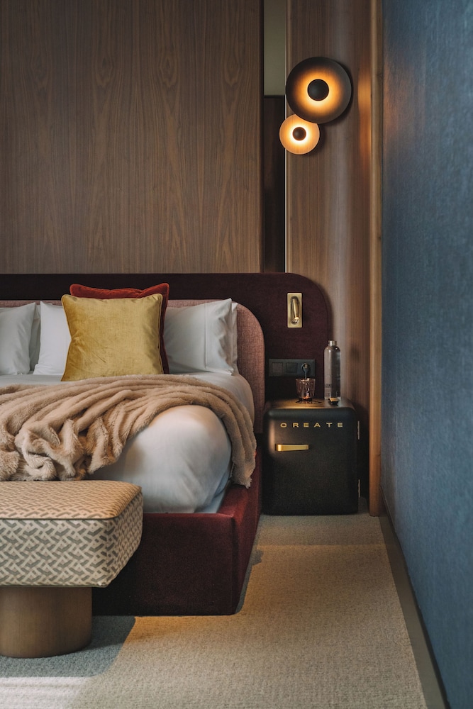 Suite, Balcony - Photo 8