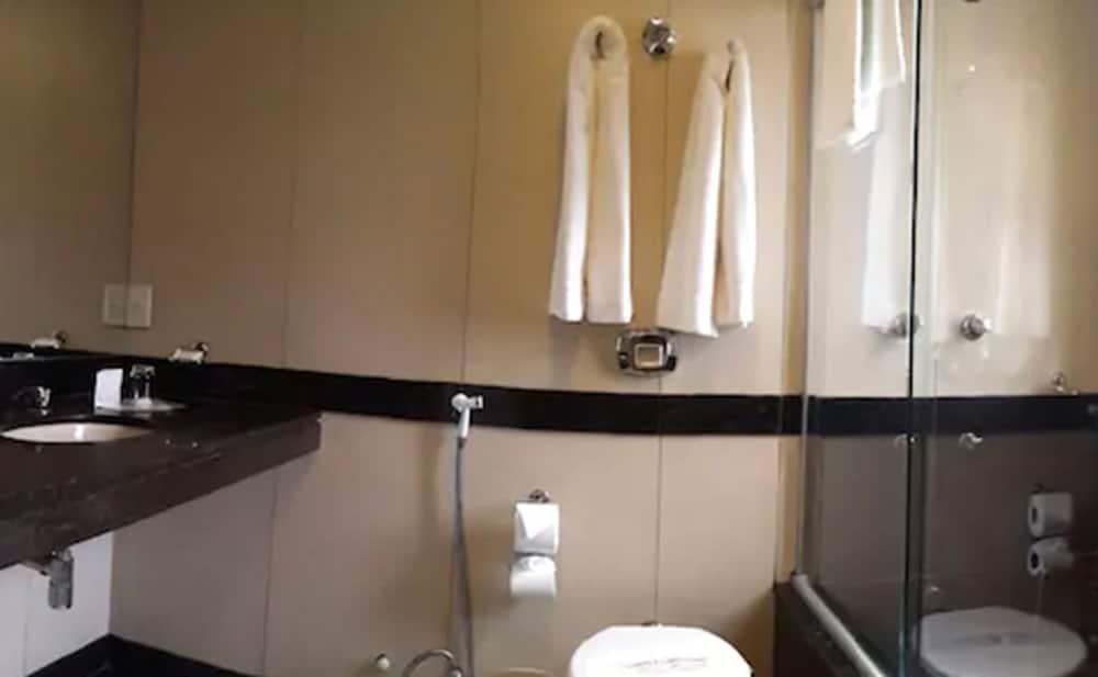 Executive Twin Room - Photo 2