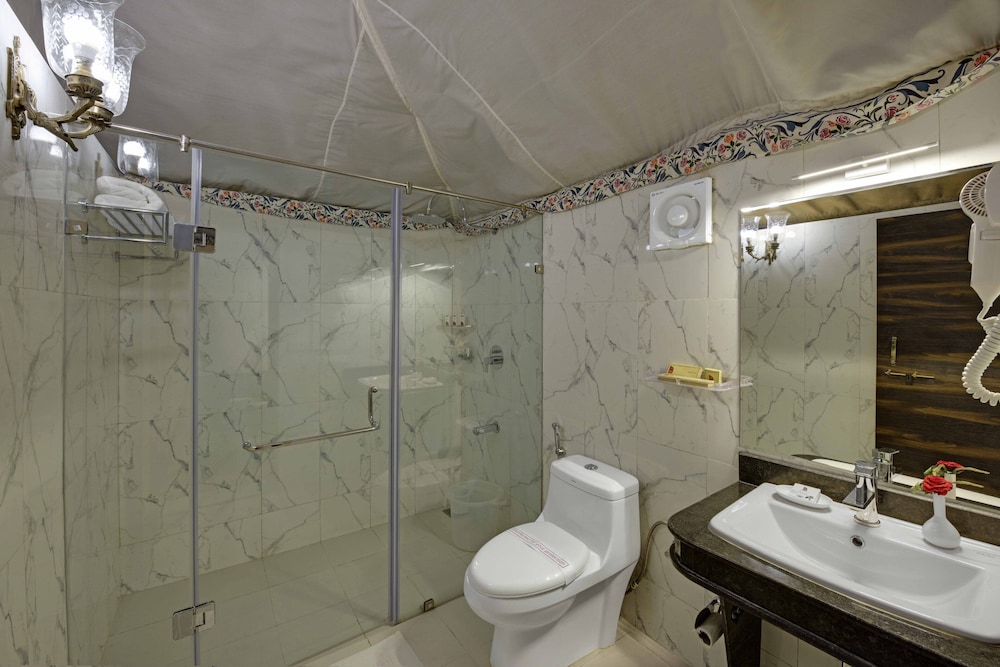 Deluxe Suite photo 2