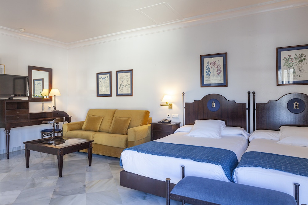 Superior Double Room (3 Adults) - Photo 4