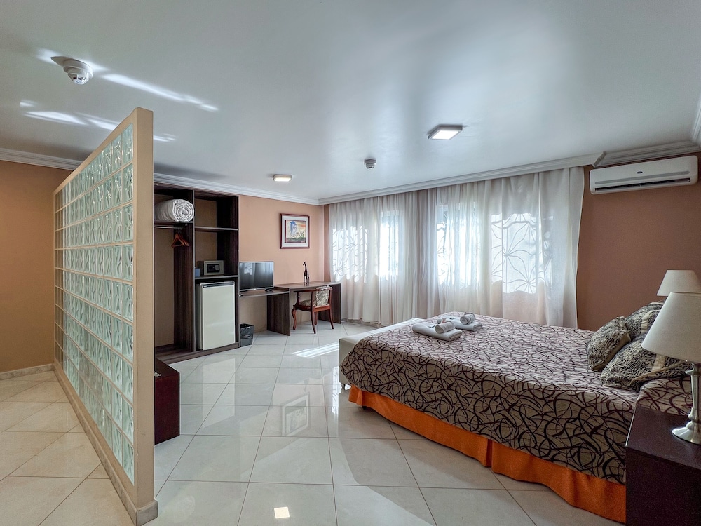 Standard Studio Suite photo 3