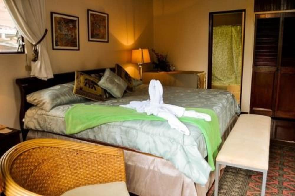 Queen Suite photo 3