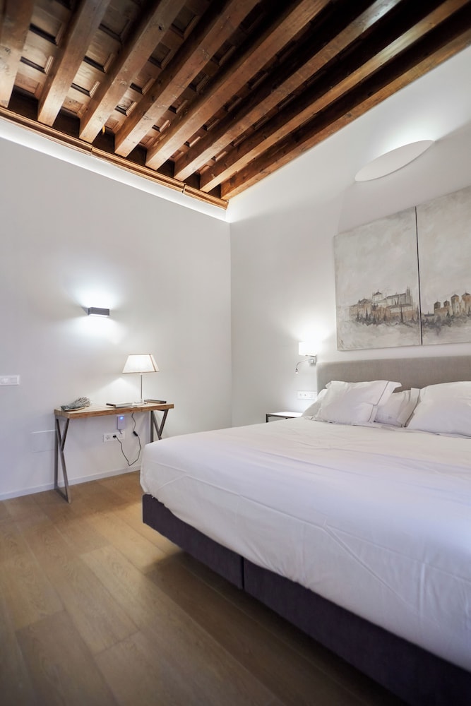 Standard Double Room - Photo 3
