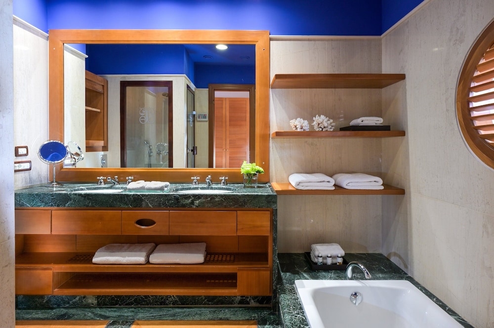 Deluxe Double Room, Sea View (SPA Building) - Photo 4