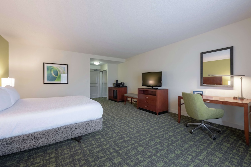Room, Accessible photo 2
