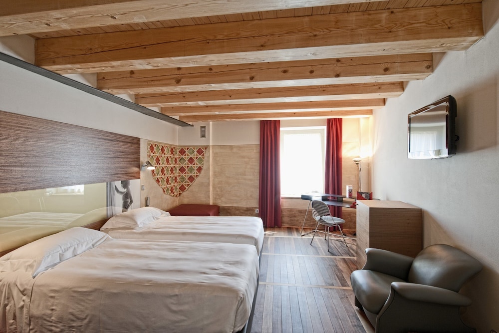 Deluxe Double Room photo 2