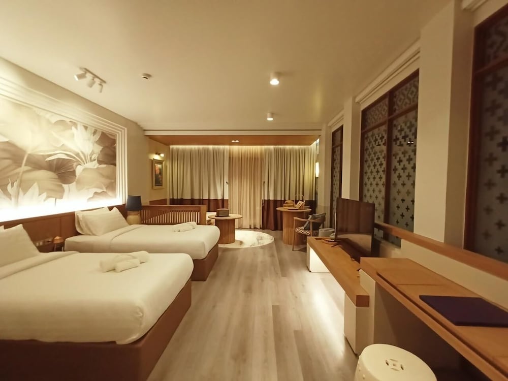 Deluxe Twin Room, Balcony - Photo 1