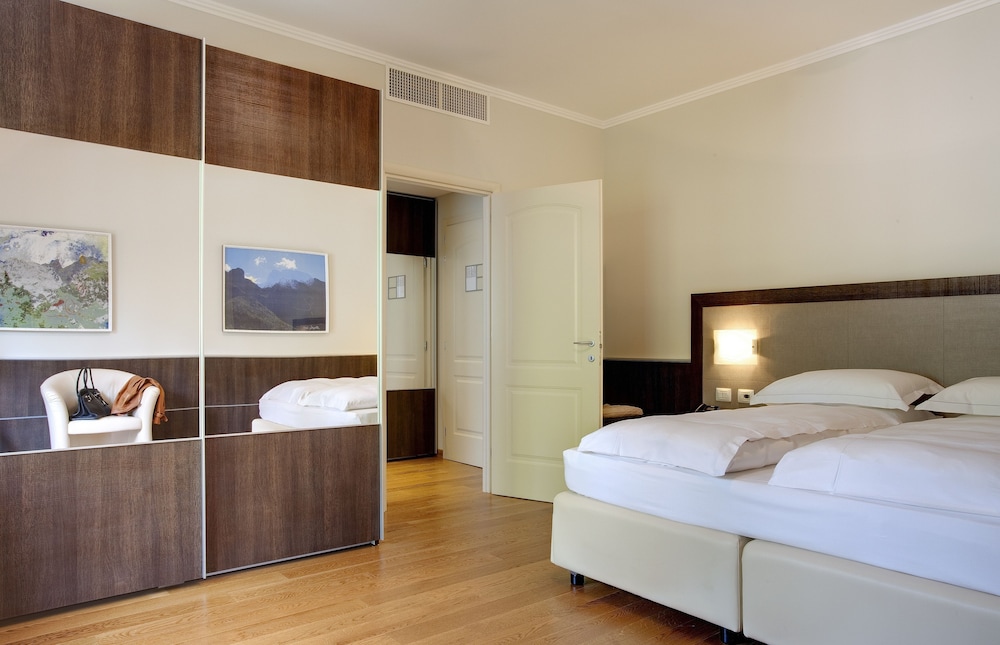 Exclusive Suite, Connecting Rooms