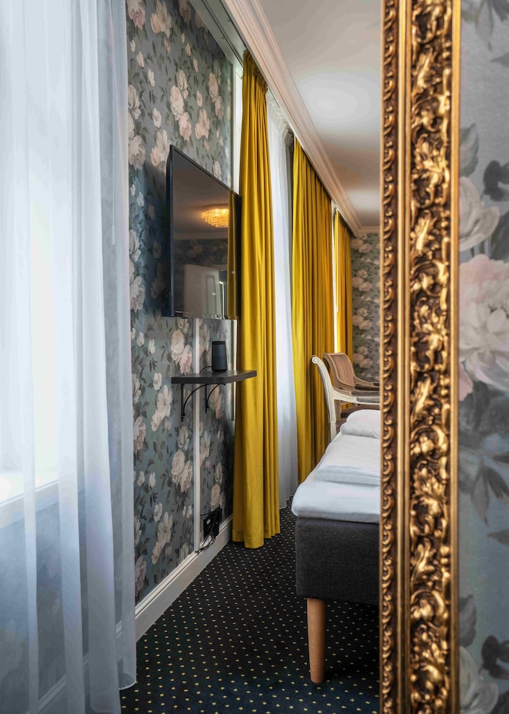 Superior Room, Non Smoking (Historical Building, No Elevator) - Photo 2
