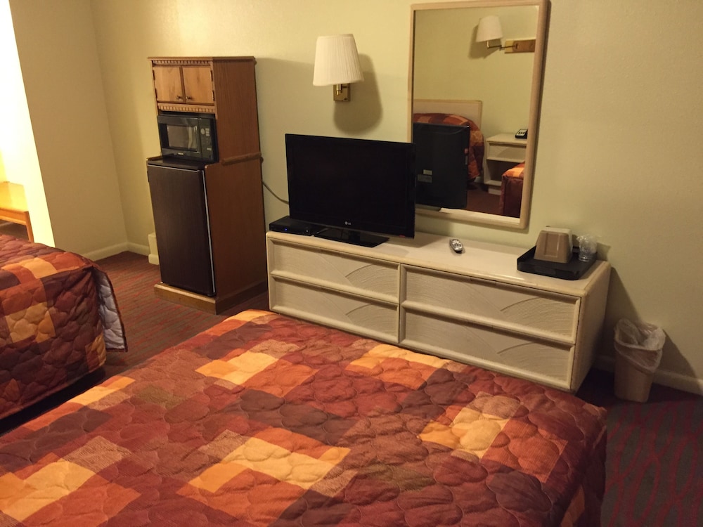 Double Room, 2 Double Beds, Non Smoking photo 2