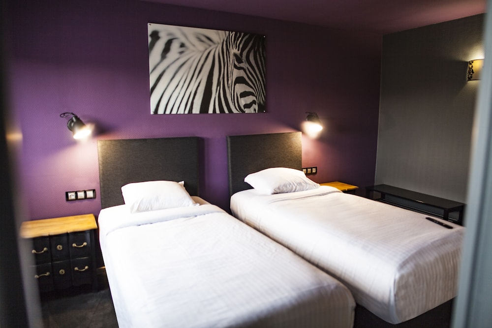Standard Twin Room - Photo 2