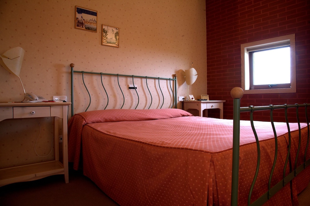 Double Room - Photo 3
