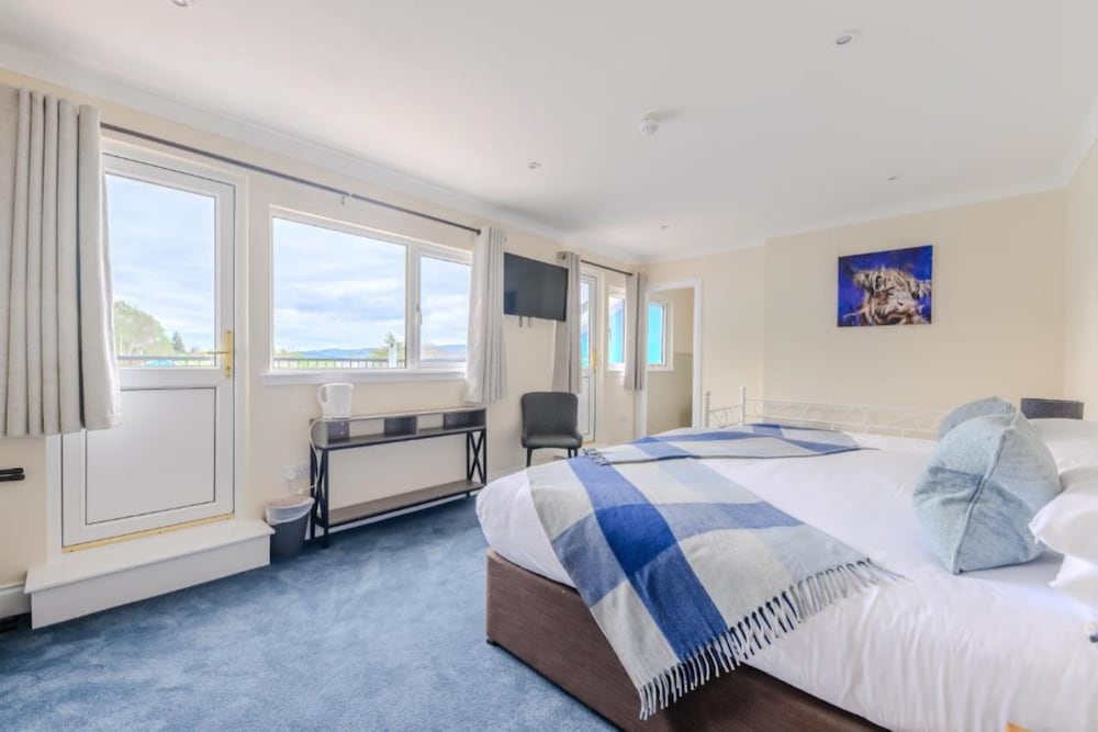 Double Room, Balcony (Partial Loch View) photo 1
