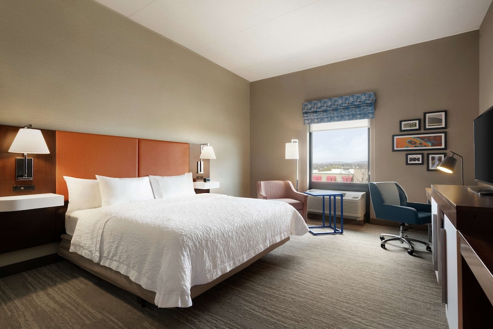 Room, 1 King Bed, Accessible, Non Smoking - Photo 4