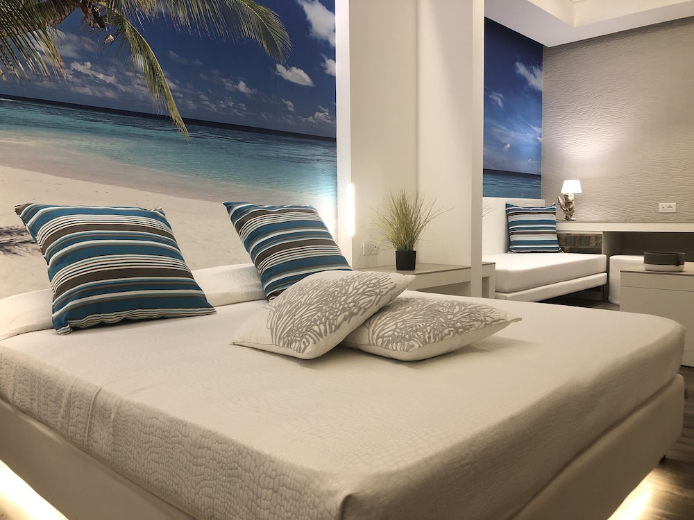 Junior Studio Suite (beach access included)