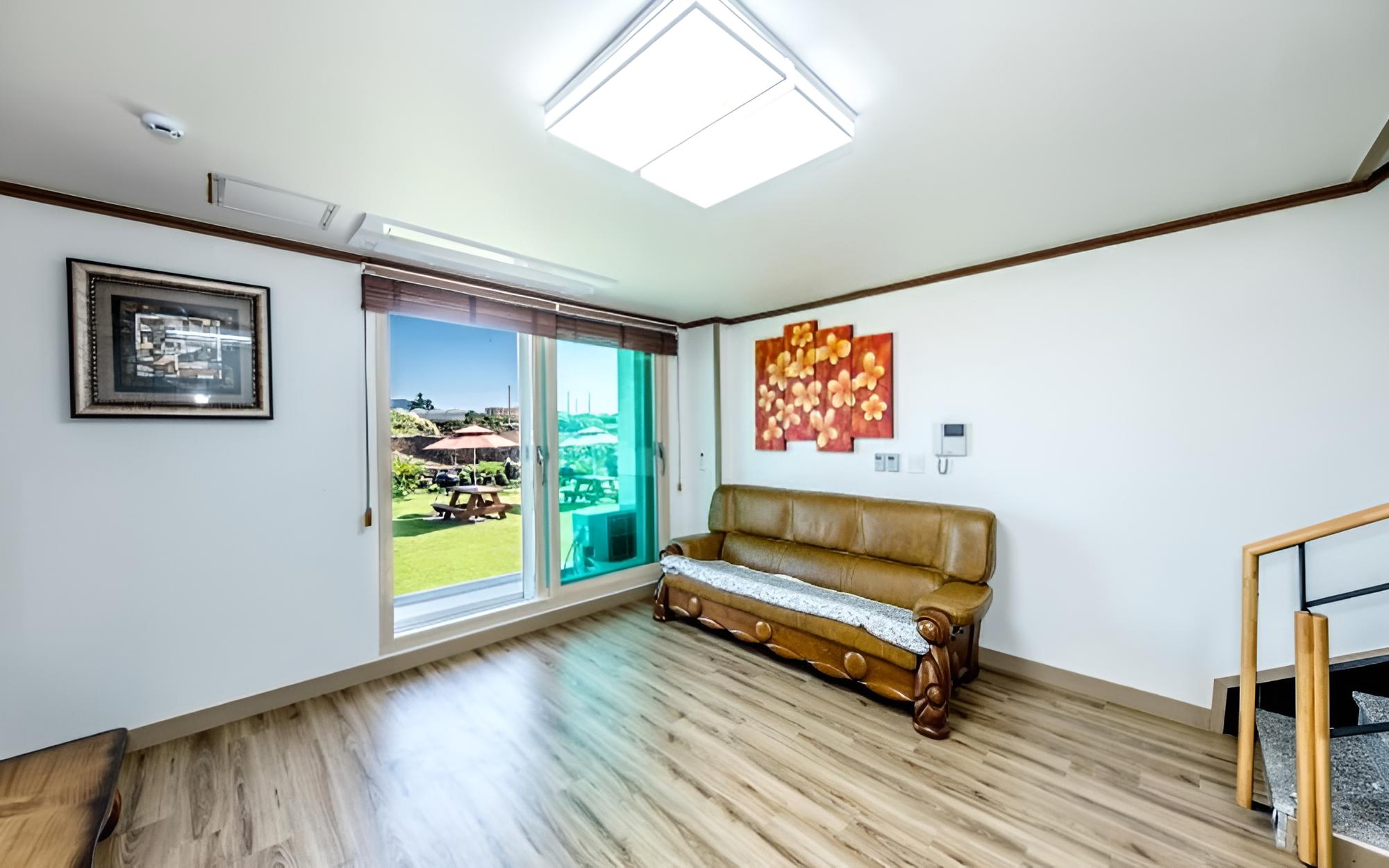 Room (Byeolchae Room (Unshared House Duplex) photo 1