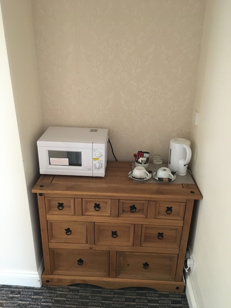 Suite, Ensuite photo 2