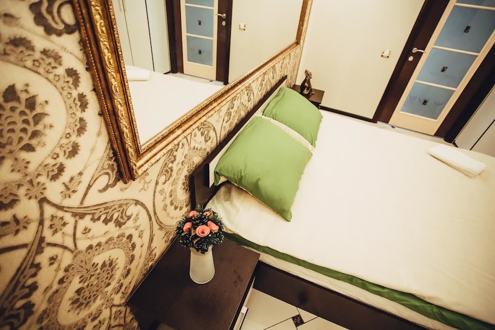 Design Double Room, Shared Bathroom photo 3