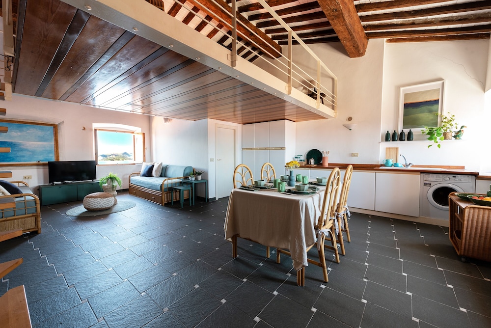 Duplex, Sea View