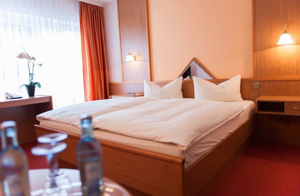 Double Room, 1 King Bed photo 1