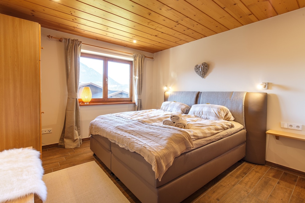 Deluxe Apartment, 2 Bedrooms, Mountain View (Hochfelln) photo 1