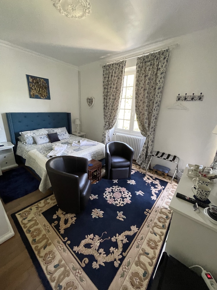Deluxe House photo 3