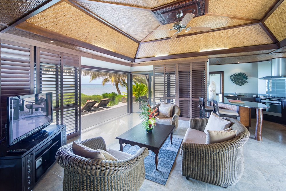 Ultimate Beachfront Villa (2 Bedroom)