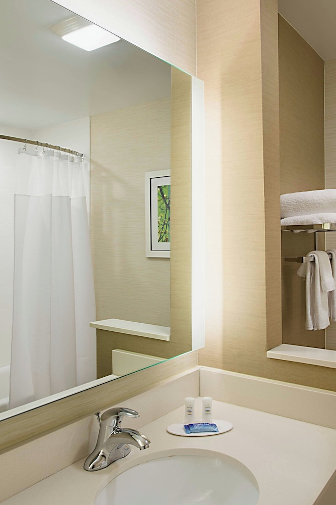 Room, 2 Queen Beds (Hearing Accessible) photo 2