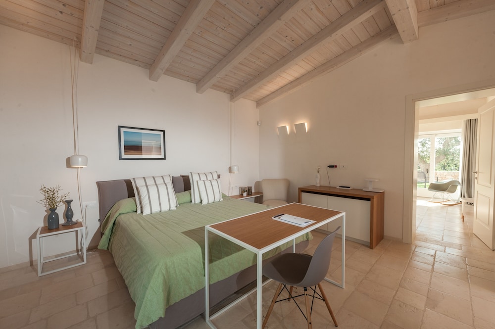 Junior Suite, Patio, Poolside