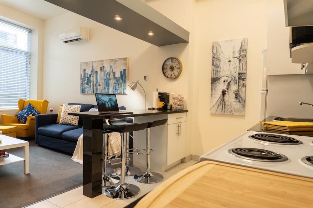 Cozy Downtown Loft Rooftop Patio BBQ Gym Coffee, Billede 44
