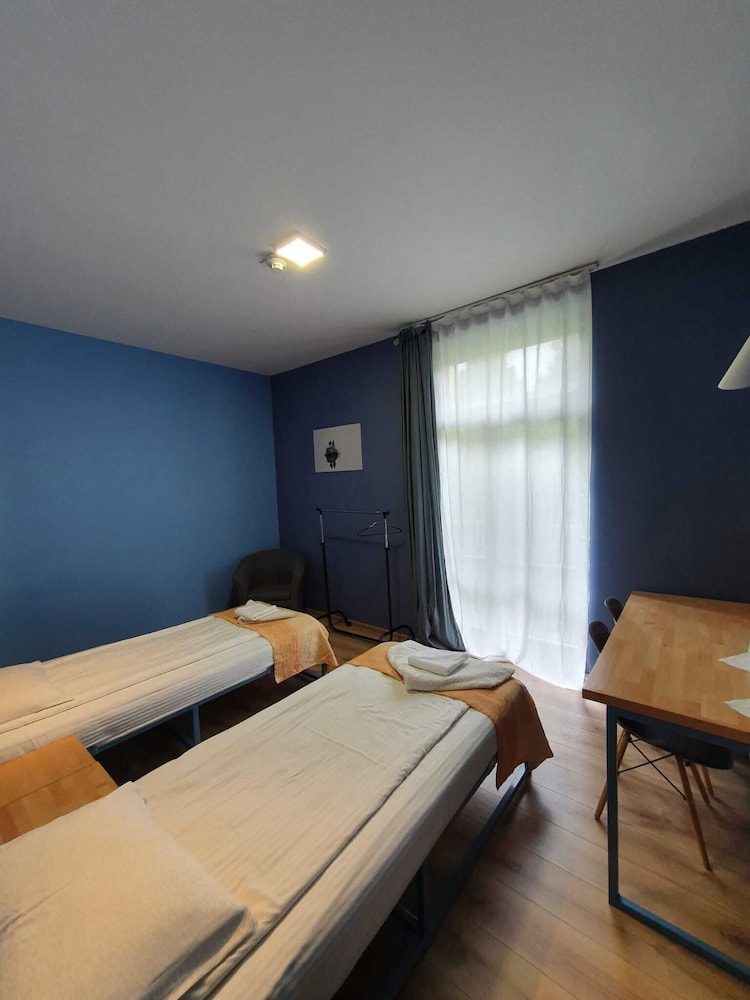 Basic Apartment photo 3