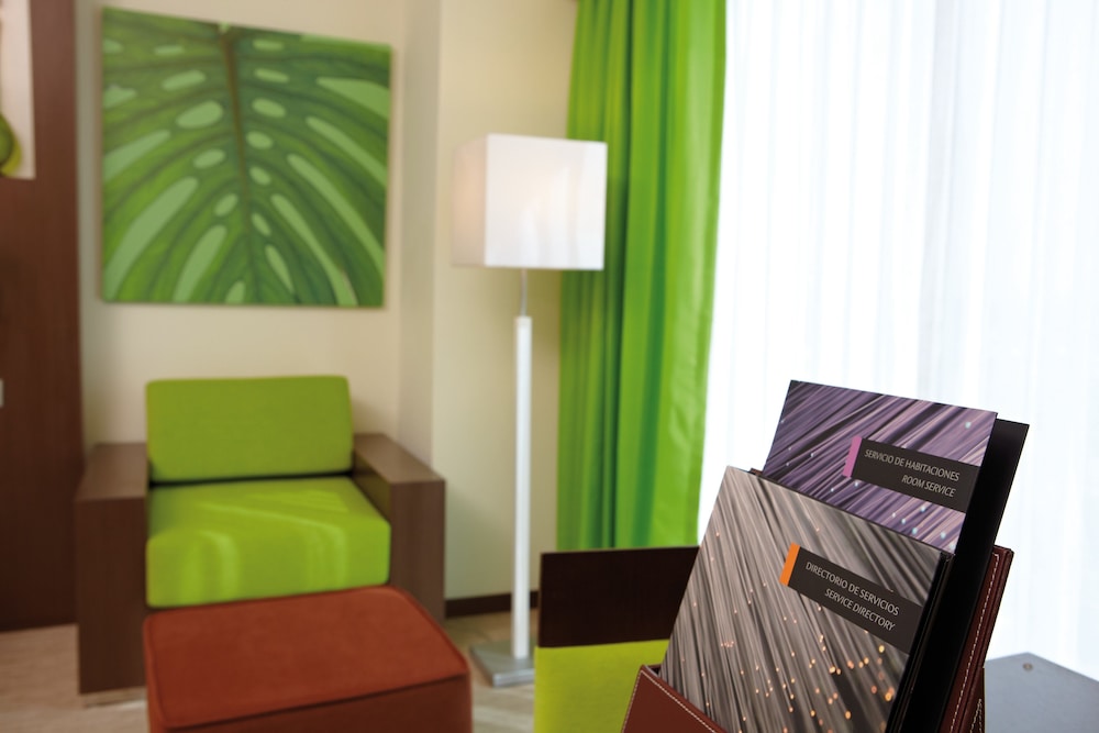 Family Room, 2 Twin Beds, Executive Level - Photo 3