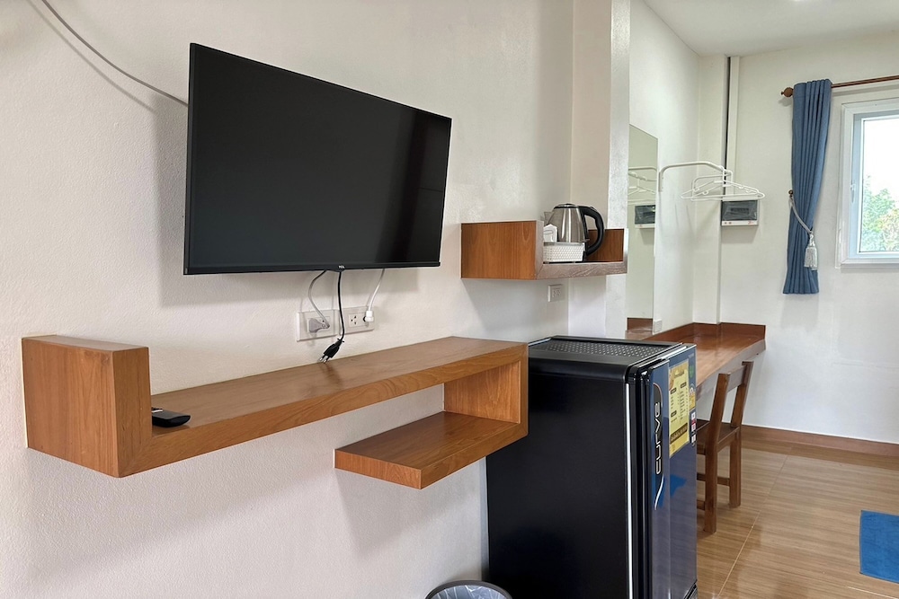 Deluxe Room - Photo 8