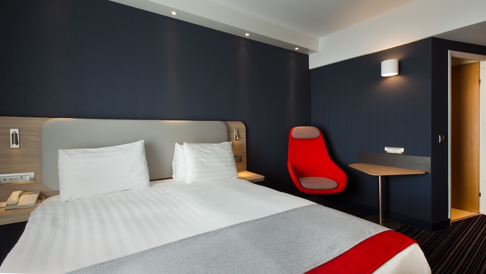 Standard Room, 1 Queen Bed - Photo 2