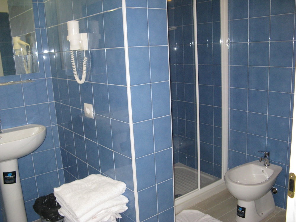 Superior Triple Room photo 3