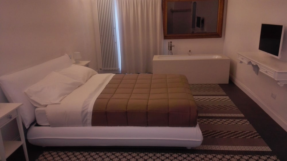 Suite, Terrace, City View photo 1