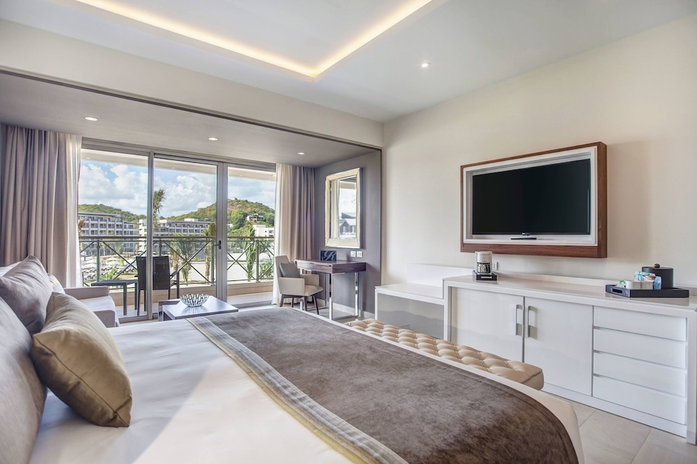 Luxury Family Suite - Photo 14