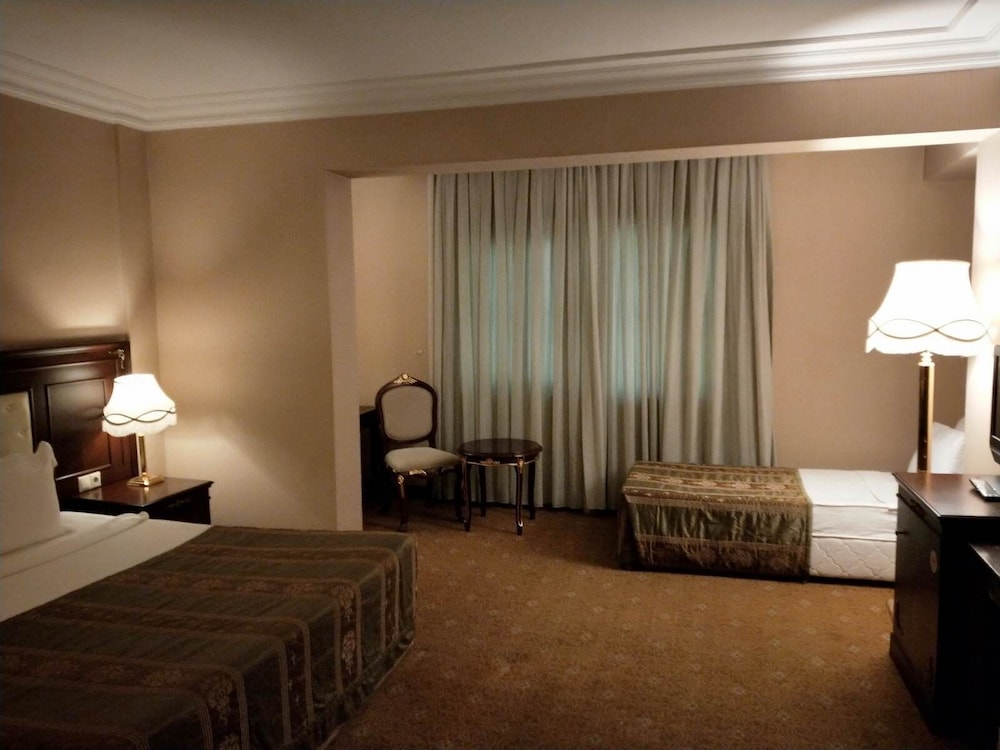 Business Quadruple Room