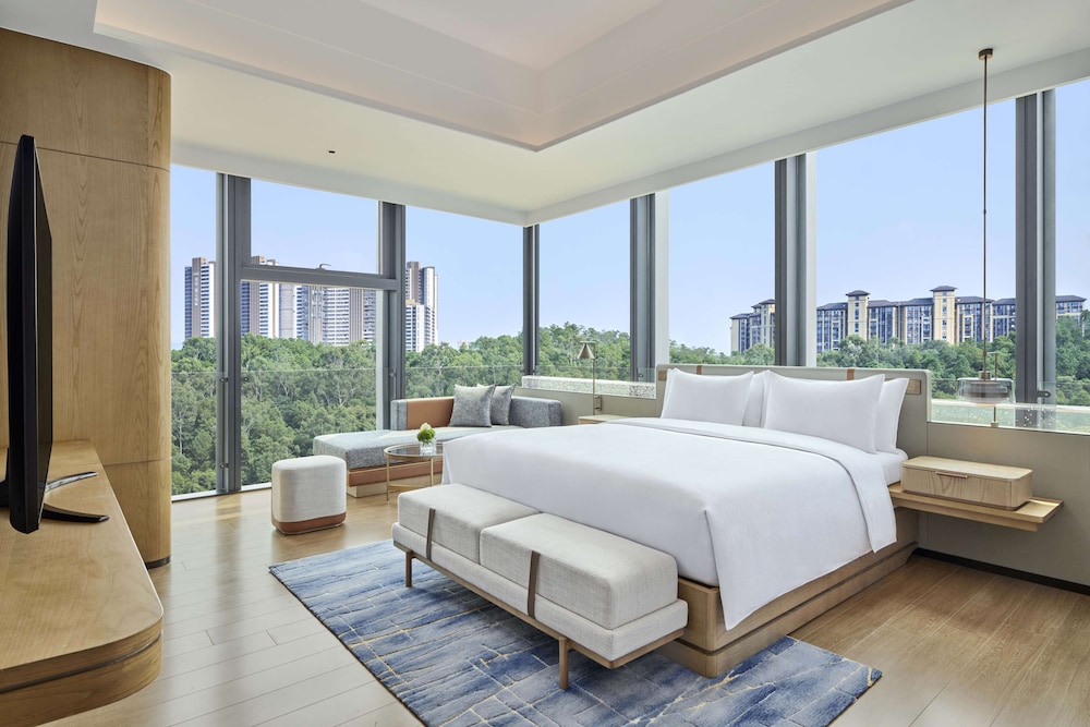 KING DELUXE SUITE - Photo 1