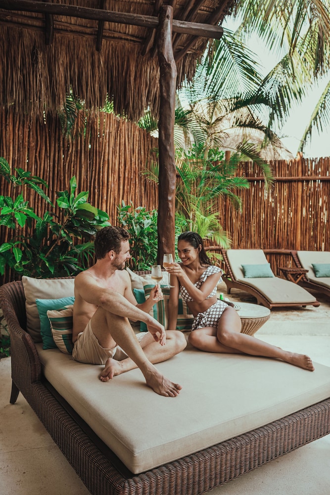 Viceroy Villa With Private Plunge Pool And Deck