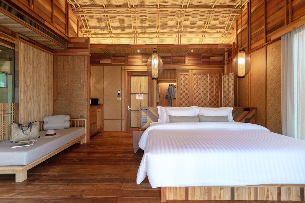 Jetted Tub Suite Water Villa - Free schedules shuttle to Aonang Beach, Railay Beach