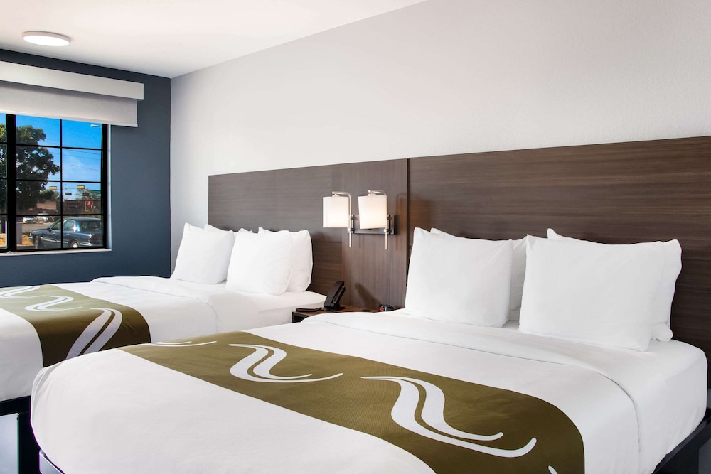 Room, 2 Queen Beds, Accessible, Non Smoking (Roll-In Shower) - Photo 8