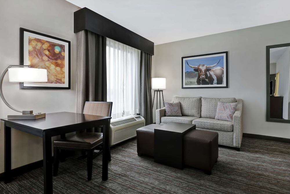Suite, 1 Bedroom - Photo 3