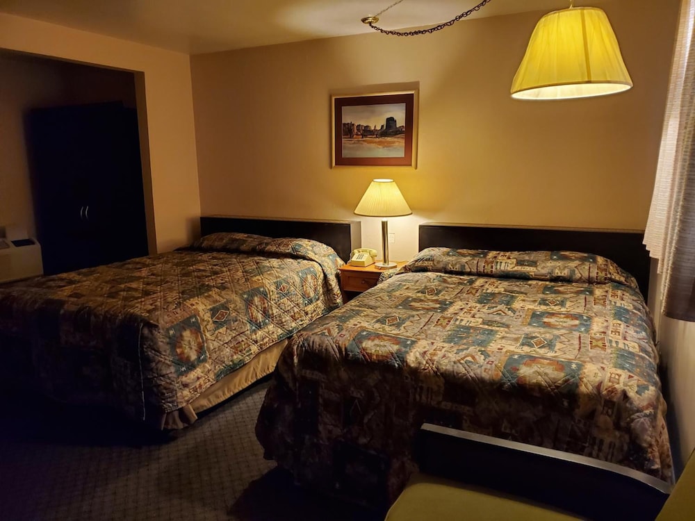 Standard Room, 2 Queen Beds photo 3