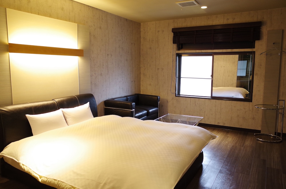 Deluxe Double Room with Bathtub, Smoking