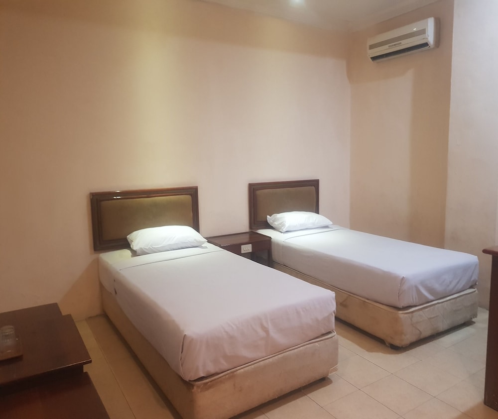 Standard Twin Room photo 2