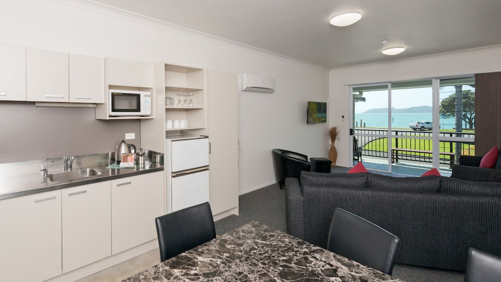 Family Suite, 1 Bedroom, Non Smoking, Sea View photo 3